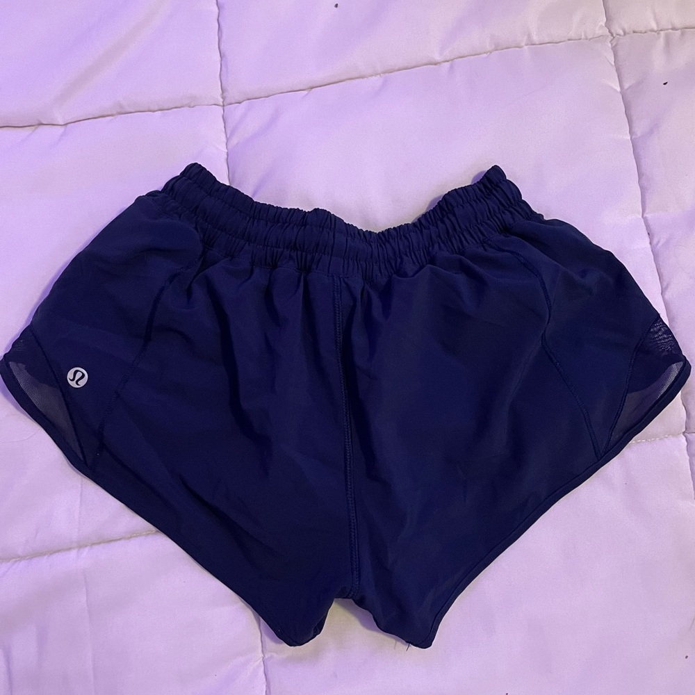 lululemon hotty hot low rise 2.5-inch short